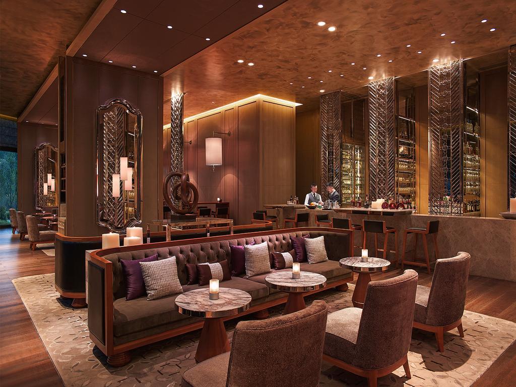 New World Guiyang Hotel Exterior photo